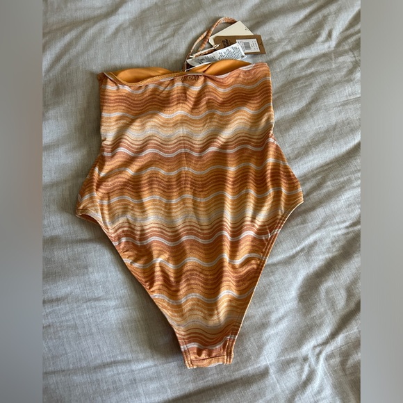 Billabong Wave Hello Onepiece - Picture 2 of 7